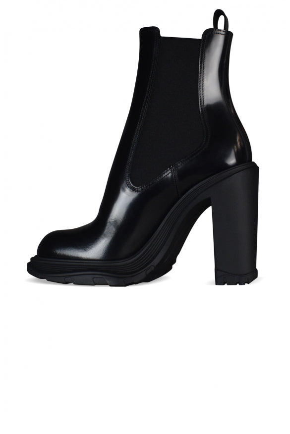 Alexander Mcqueen Women Tread Chelsea Boots