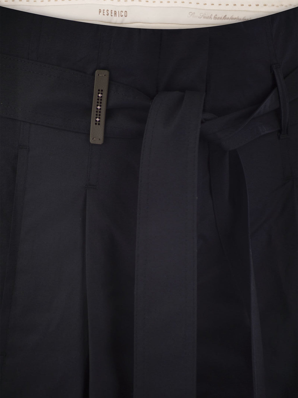 Peserico Women Short With Pleats And Stretch Cotton