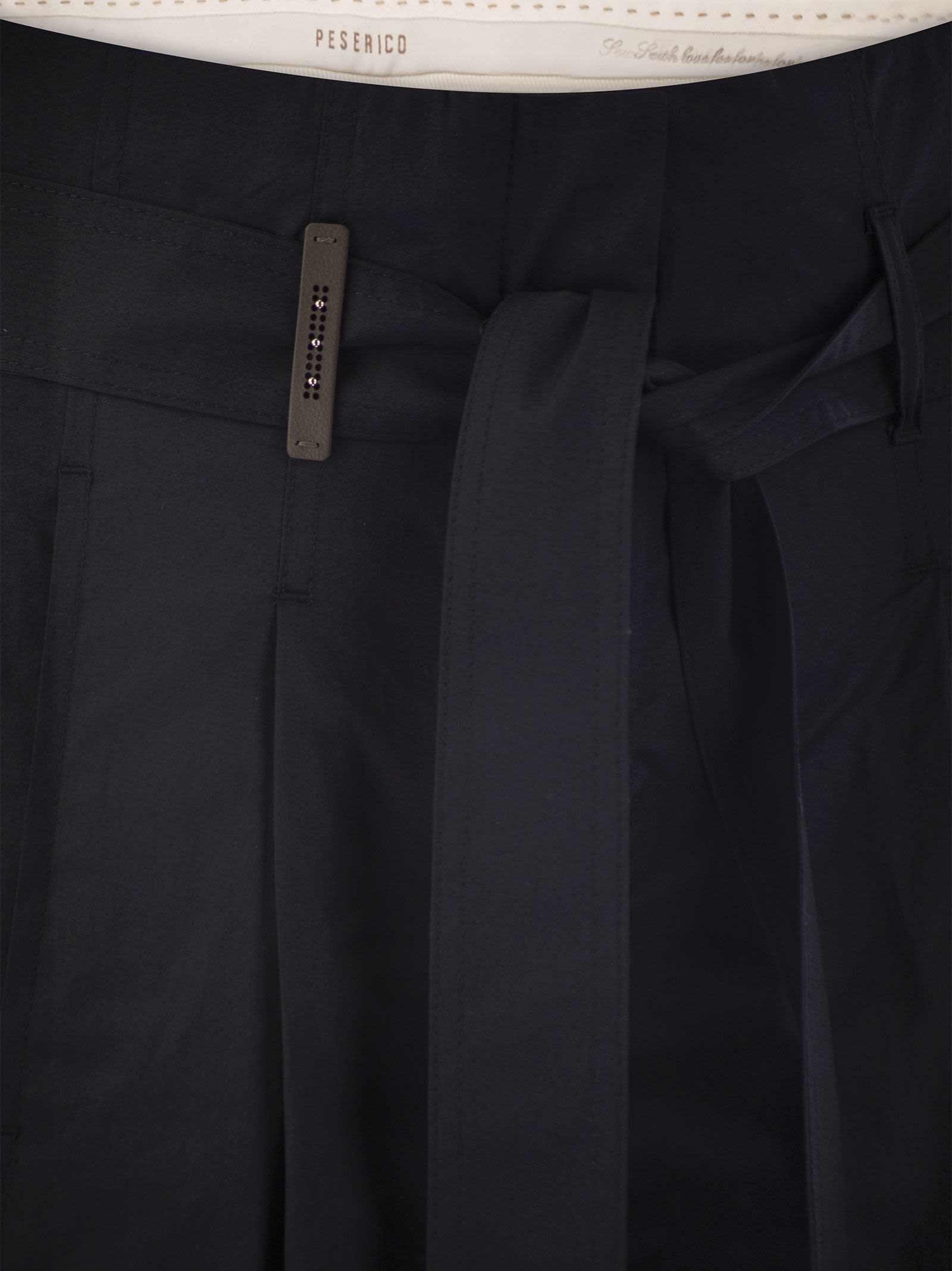 Peserico Women Short With Pleats And Stretch Cotton