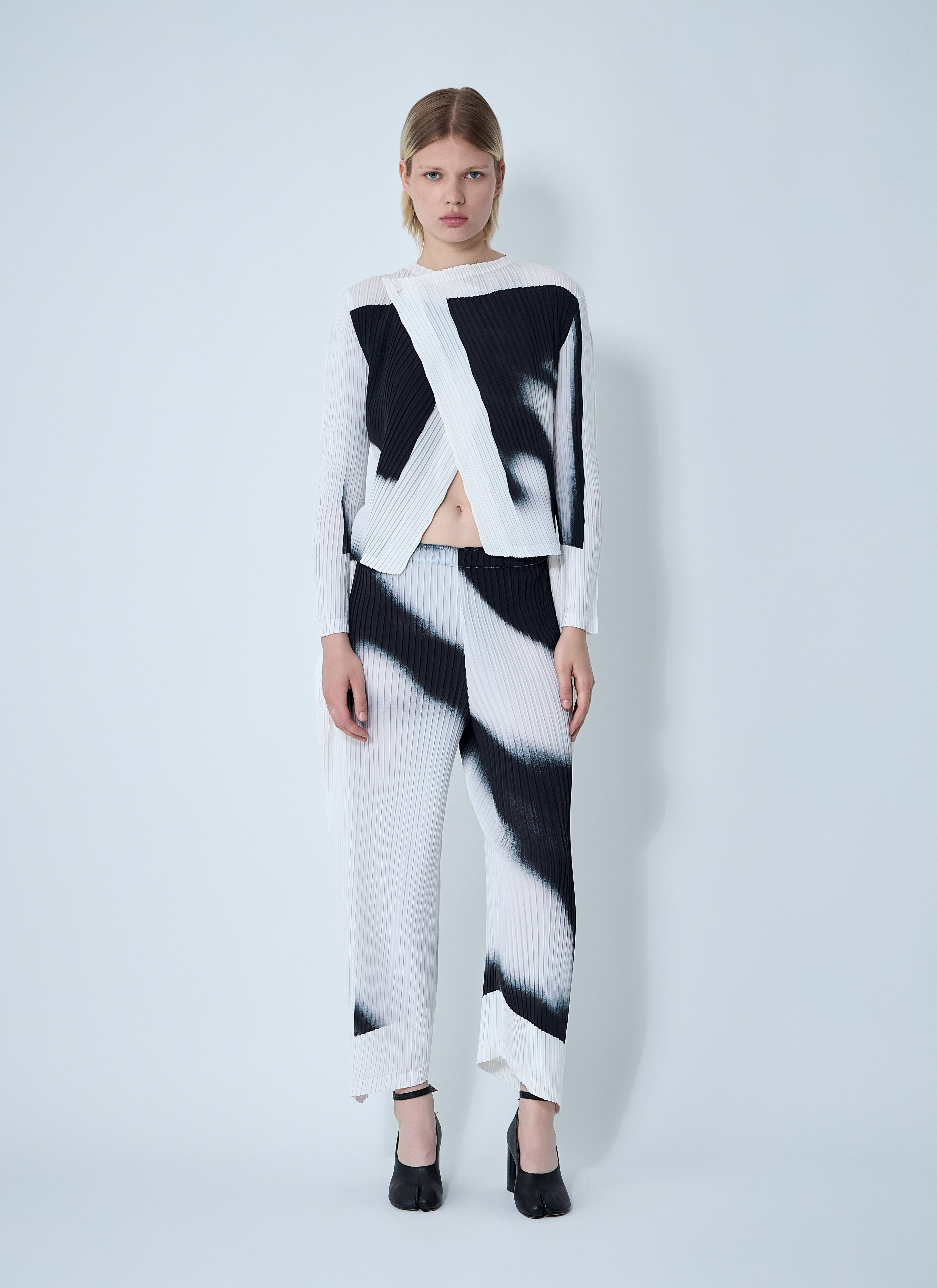 Issey Miyake Women Shadow Study Pants
