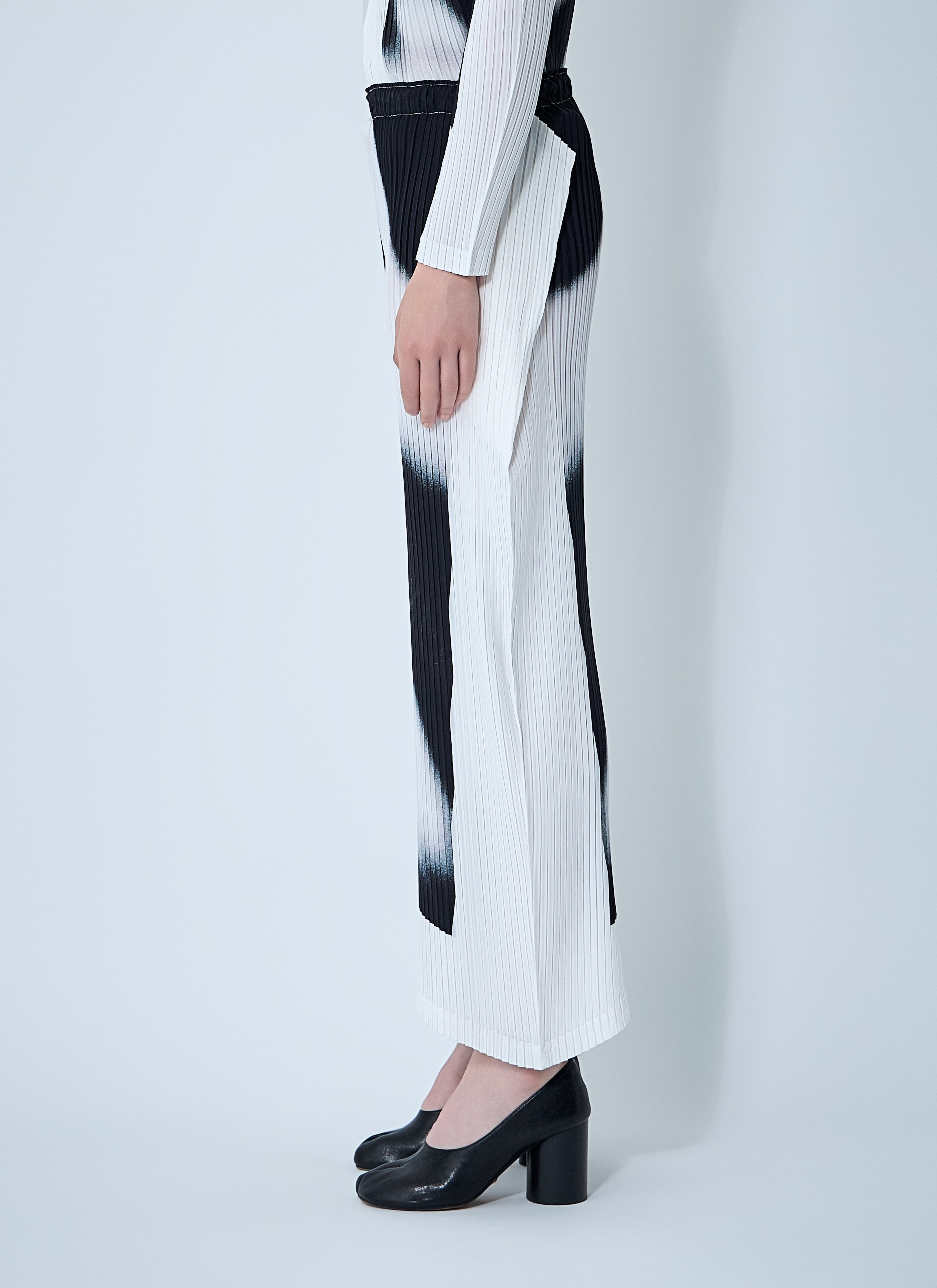Issey Miyake Women Shadow Study Pants